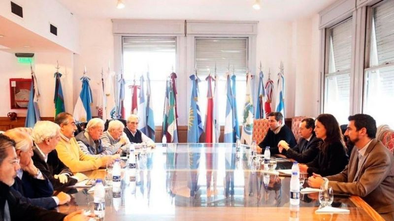 La CGT negocia con el Gobierno un bono de $5 mil para los trabajadores