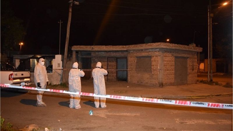 Femicidio en el Eva Perón: la mujer tenía más de 30 puñaladas