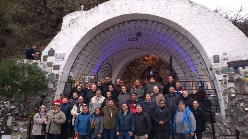 Delegados del país para el Congreso Mariano, a los pies de la Virgen del Valle