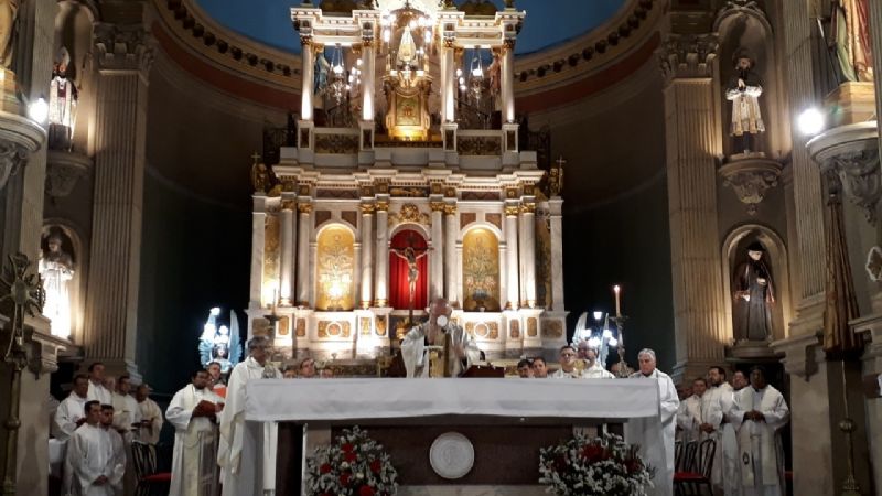 Delegados del país para el Congreso Mariano, a los pies de la Virgen del Valle