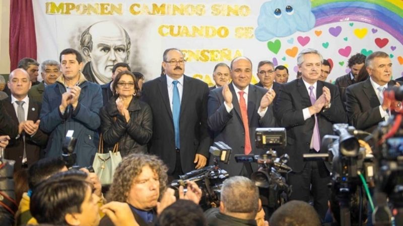 Corpacci junto a Fernández, en Tucumán