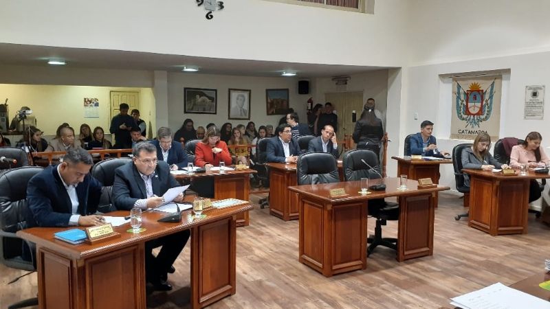 Aprobaron obras para la Capital y declararon de interés “Reinas somos todas”