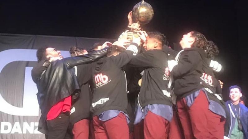 Bailarines catamarqueños premiados con medallas en certamen mundial