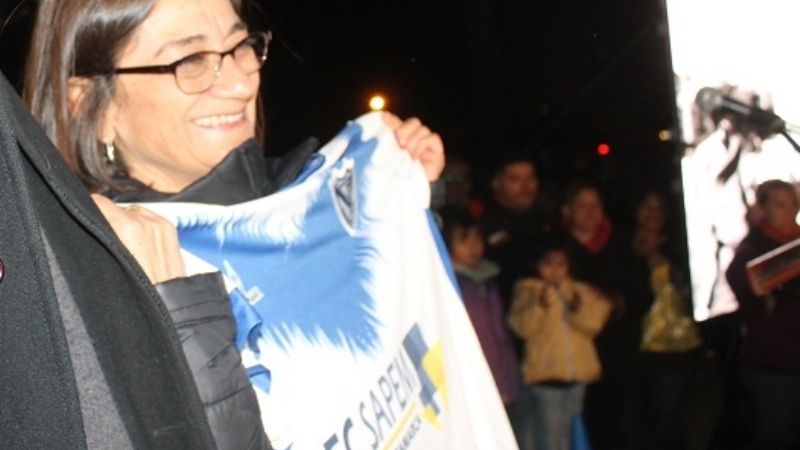 Lucía inauguró la cancha, la iluminación y otras obras en Vélez