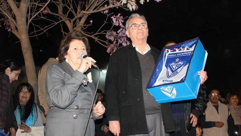 Lucía inauguró la cancha, la iluminación y otras obras en Vélez