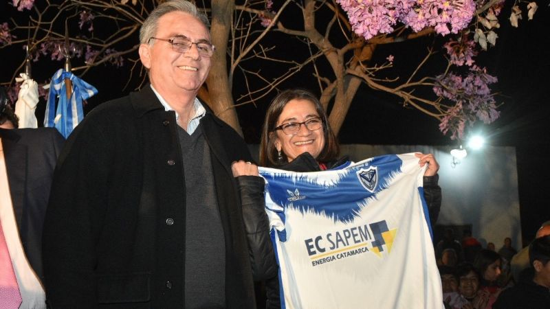 Lucía inauguró la cancha, la iluminación y otras obras en Vélez