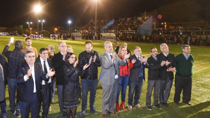 Lucía inauguró la cancha, la iluminación y otras obras en Vélez