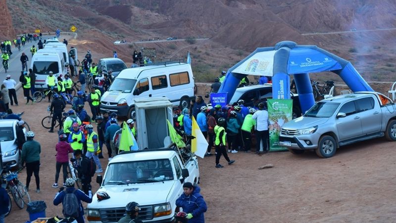 En Santa María, asisten a peregrinos que viajan a Salta
