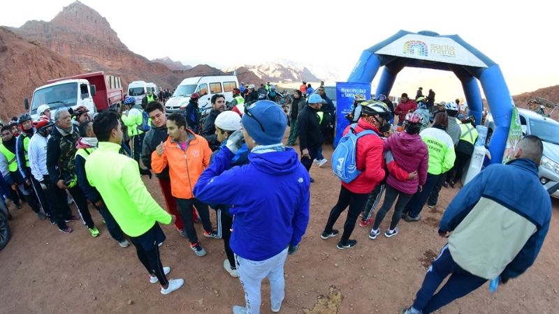 En Santa María, asisten a peregrinos que viajan a Salta