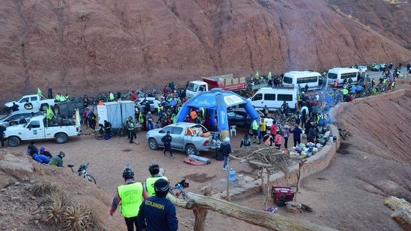 En Santa María, asisten a peregrinos que viajan a Salta