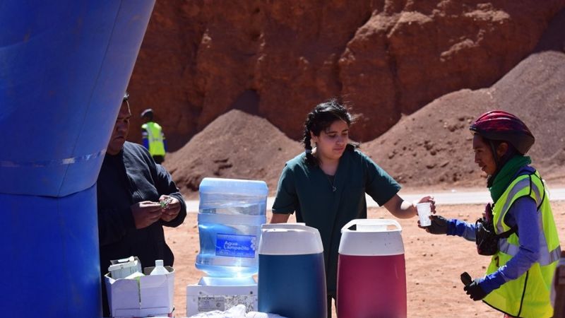 En Santa María, asisten a peregrinos que viajan a Salta
