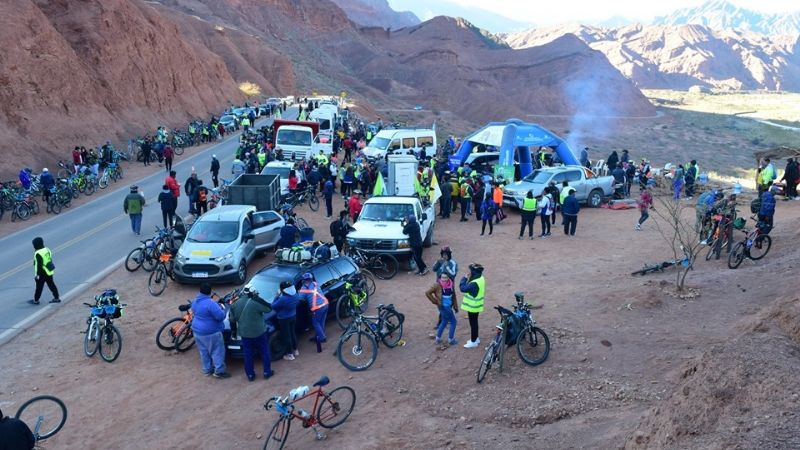 En Santa María, asisten a peregrinos que viajan a Salta