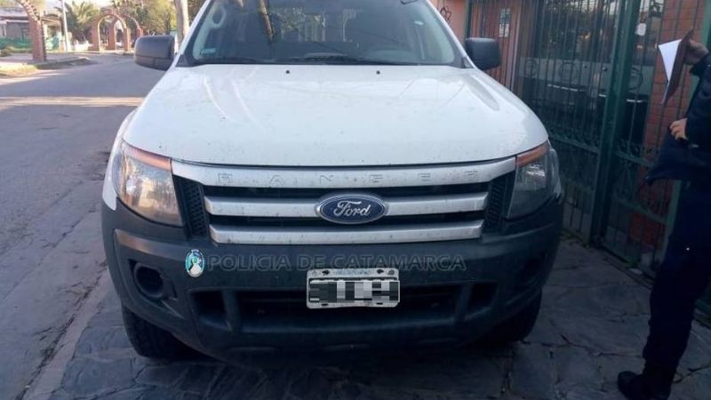 Detienen a un hombre por robar una camioneta