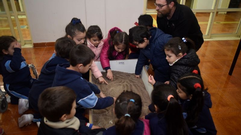 Niños de jardines de infantes visitaron Centro de Investigación