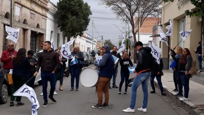 Trabajadores de dos ministerios iniciarían medidas de fuerza por los adicionales