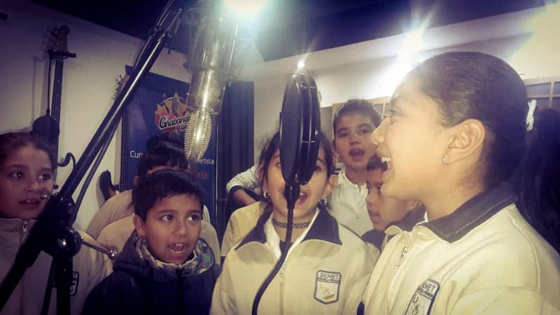 Alumnos del Colegio Senet visitaron el Estudio “Raúl Alejandro Nieva”