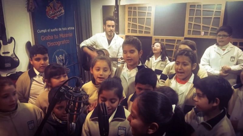 Alumnos del Colegio Senet visitaron el Estudio “Raúl Alejandro Nieva”