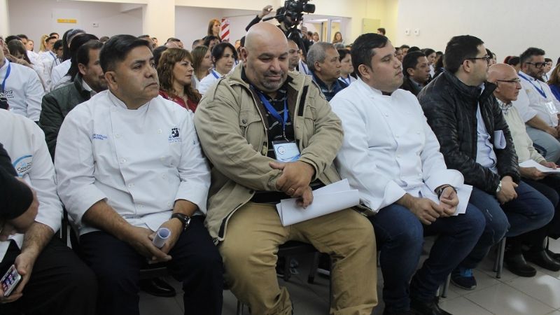 Gastronómicos de todo el país “cocinan” en Catamarca