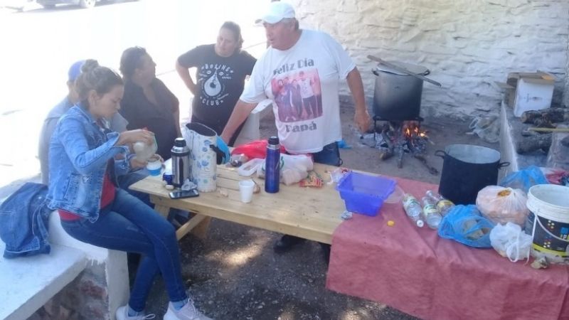 Paro municipal, con movilización y olla popular