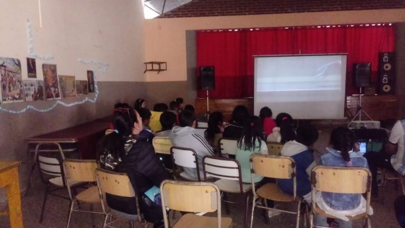 El Cine Móvil cruzó la frontera y llegó a Bolivia