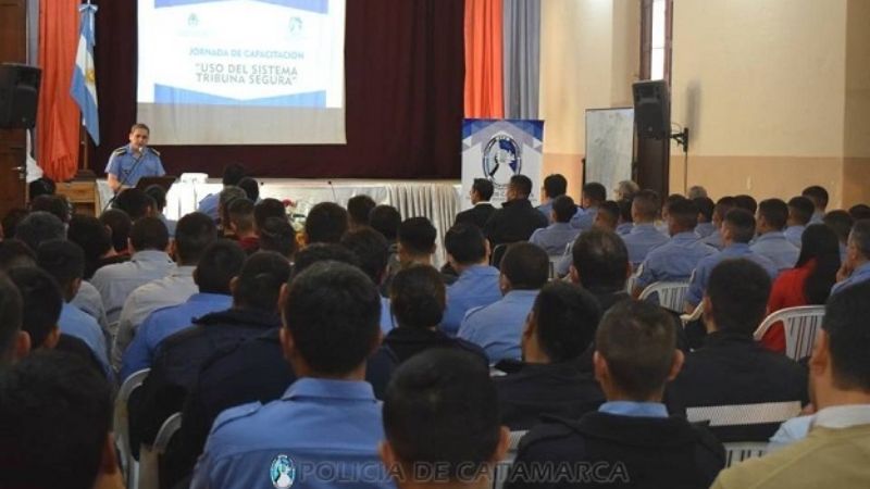 Policías se capacitaron en el sistema "Tribuna segura"