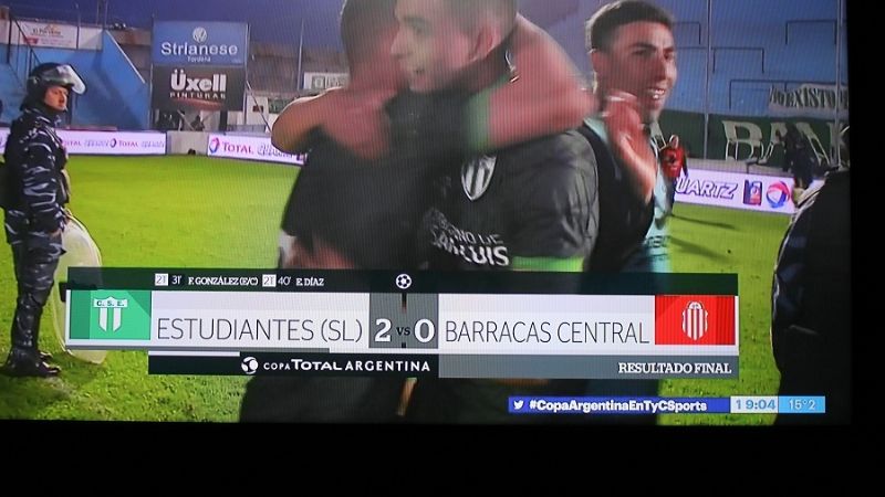 Estudiantes (SL) con Seco en cancha eliminó a Barracas