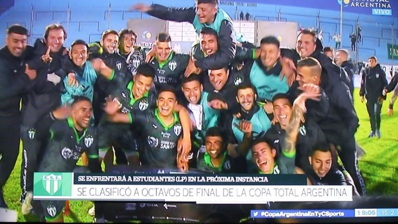 Estudiantes (SL) con Seco en cancha eliminó a Barracas