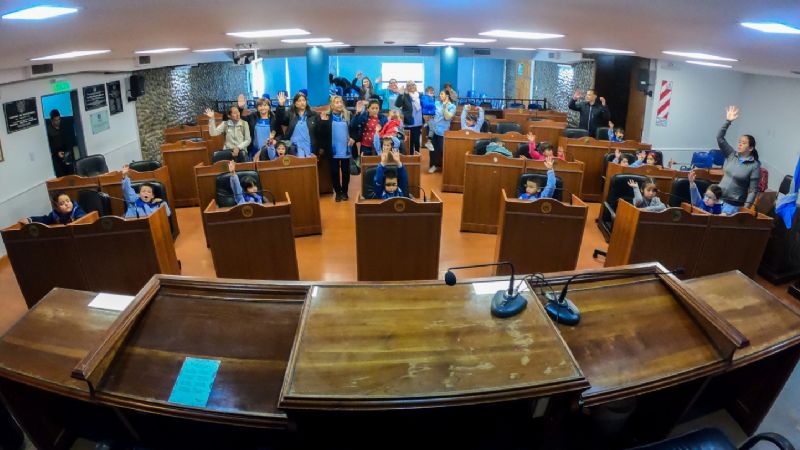 Cuentos, canciones y mucho entusiasmo en la visita de jardineritos