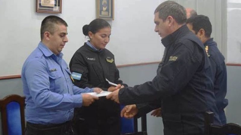 Reconocimiento a policías