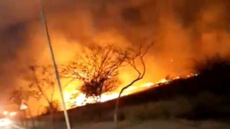 Sofocaron importante incendio de pastizales en el Tobogán de El Jumeal