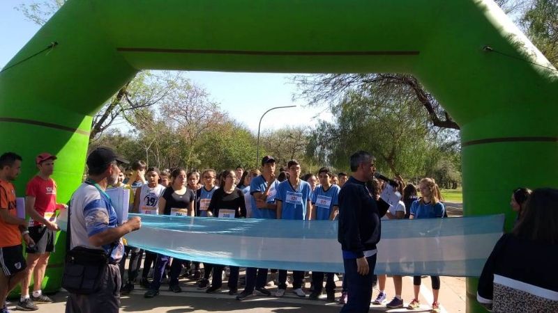 A pura alegría volvió a “correr” el Colegio del Carmen
