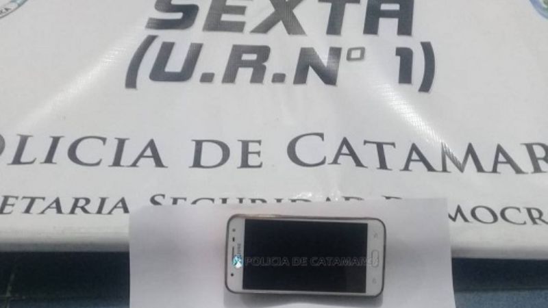 Le arrebataron el celular en una peatonal de Las Mil
