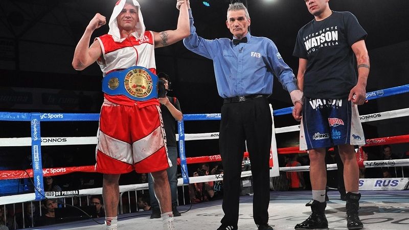 Cóceres venció a Peralta y ganó otro título en los medianos