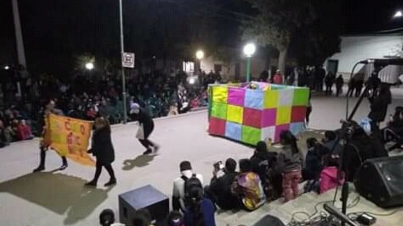 Gran festejo de los estudiantes en Mutquín