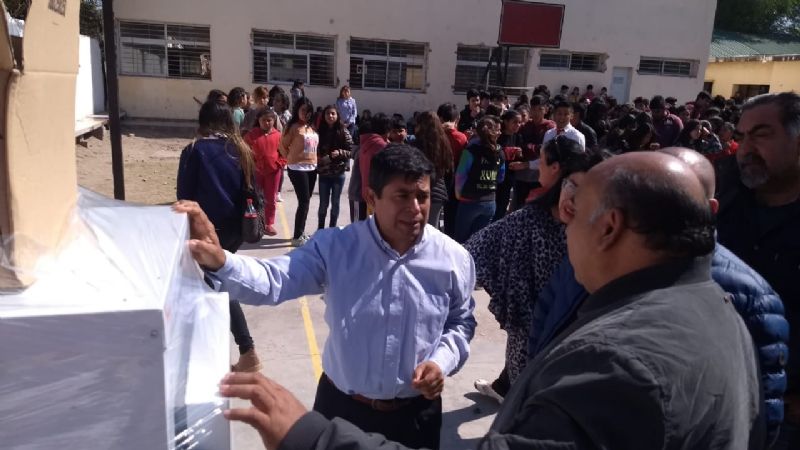 La EPET N°1 recibió equipamiento para prácticas profesionales