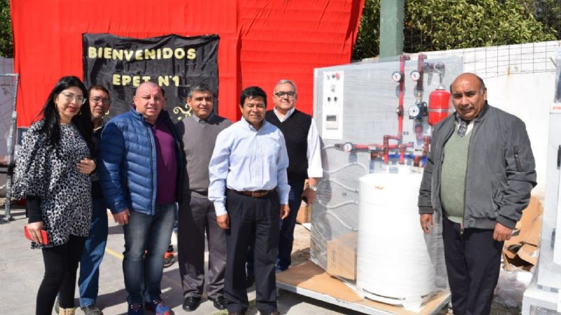 La EPET N°1 recibió equipamiento para prácticas profesionales