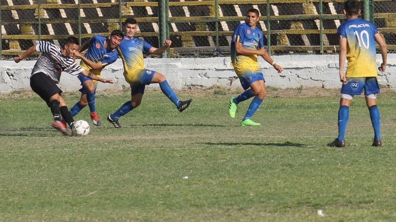 Policial escolta en la “A” y Estudiantes líder de la “B”