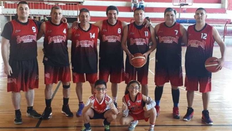 Red Star Victoria campeón de la Sénior en el maxibásquet
