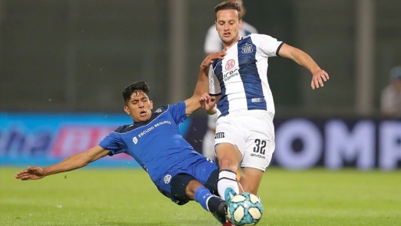 Talleres recibió como ídolo a Diego pero hundió a Gimnasia