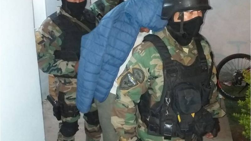 Secuestran droga, un arma de fuego y detienen a un hombre