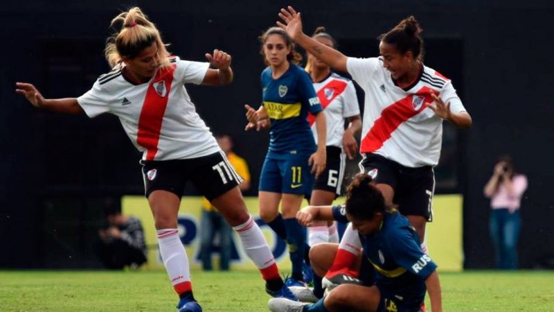 Boca y River juegan el Superclásico femenino en La Bombonera