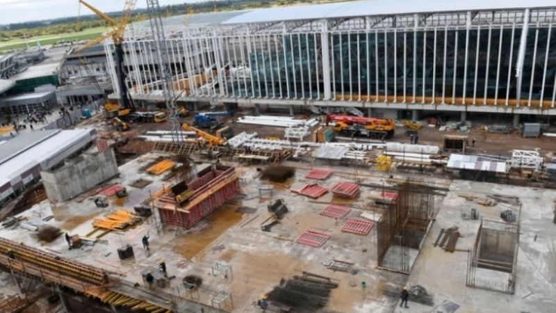 Derrumbe en las obras de ampliación de Ezeiza: hay un muerto y siete heridos