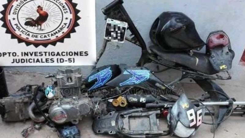 Le robaron la moto y la recuperó completamente desarmada