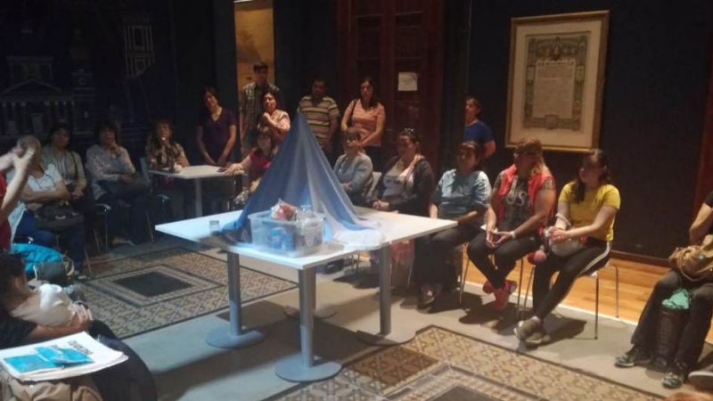 Una puntada en el bordado de un manto para la Virgen