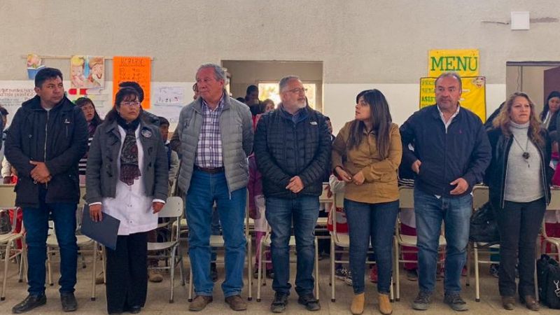 Senadores en la inauguración de la remodelación de la Escuela de Culampajá