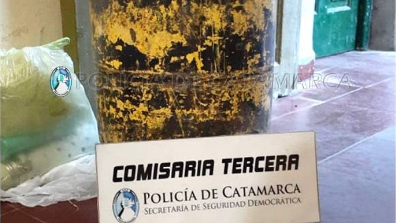 Atrapan a dos ladrones con mochilas llenas de cosas robadas