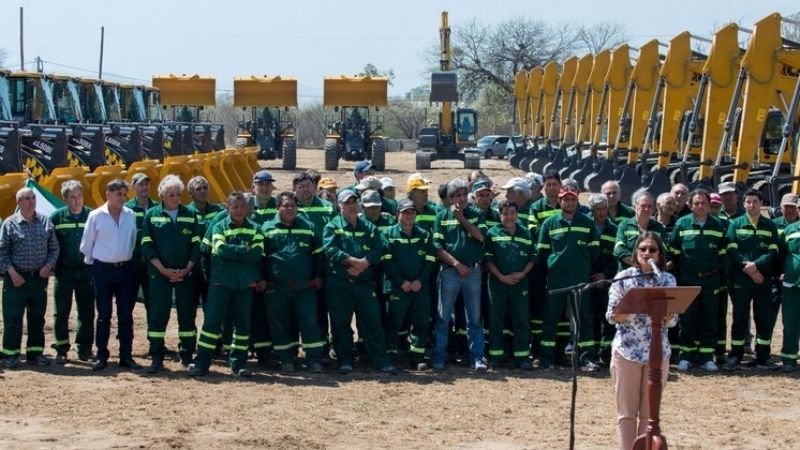 La Gobernadora entregó maquinarias por valor de 6,5 millones de dólares