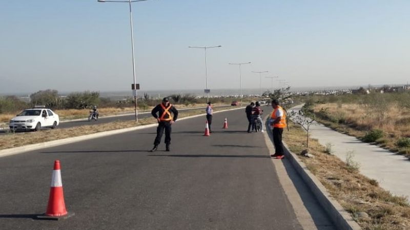 Realizan estrictos controles vehiculares en Valle Chico