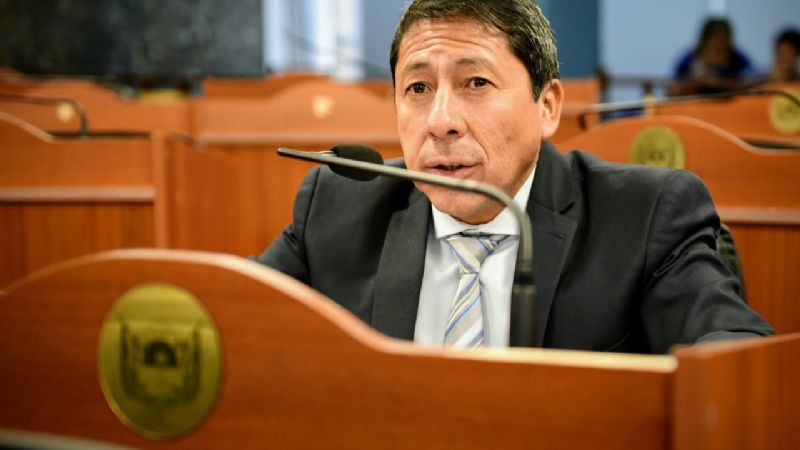Resolución y declaraciones en la Cámara de Senadores