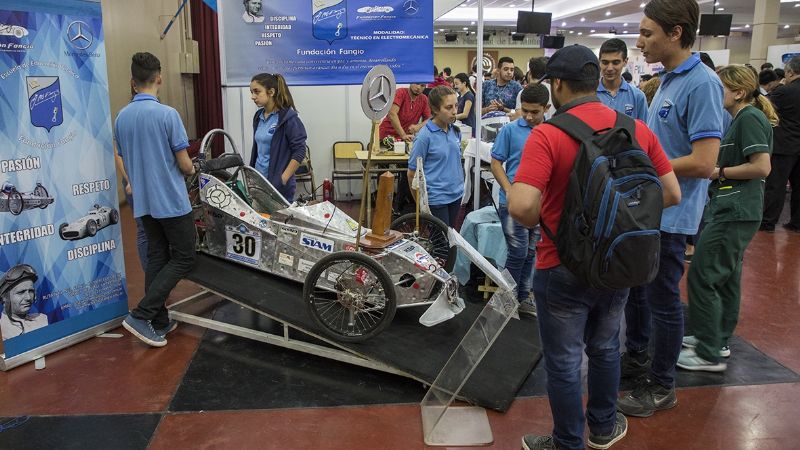 Atrápame, si puedes: el desafío de retener a los futuros ingenieros